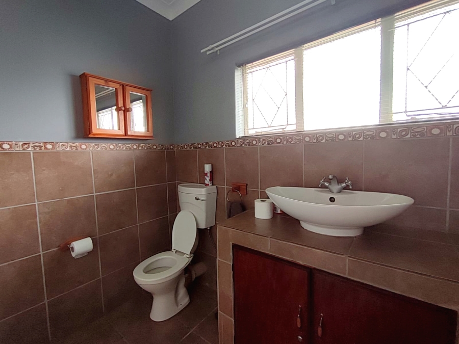 6 Bedroom Property for Sale in Flamwood North West